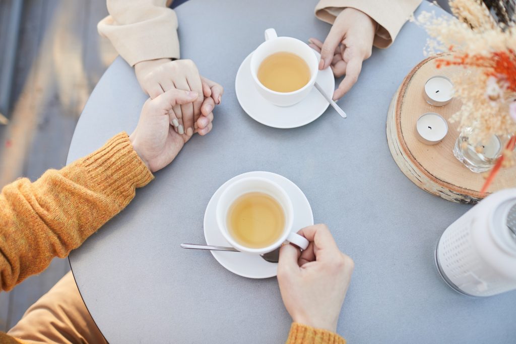 Couple drinking tea